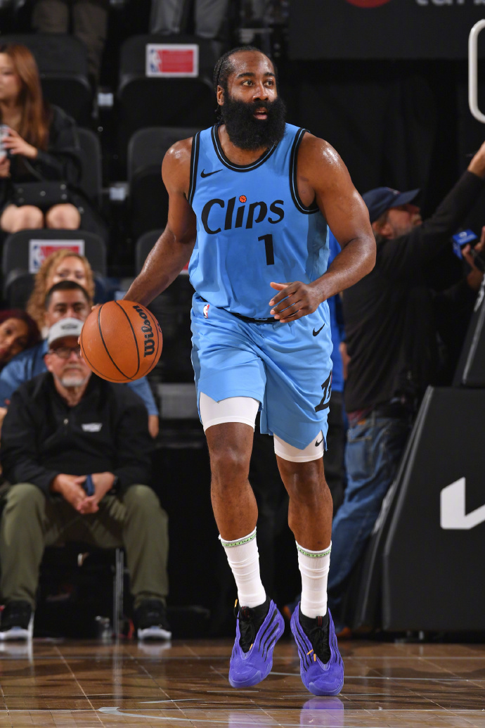 德甲赛程吃紧,洛杉矶快船今晚复出首秀,震撼外界,身体对抗强度拉满(快船2025全赛程表) 德甲赛程吃紧,洛杉矶快船今晚复出首秀,震撼外界,身体对抗强度拉满(快船2025全赛程表)