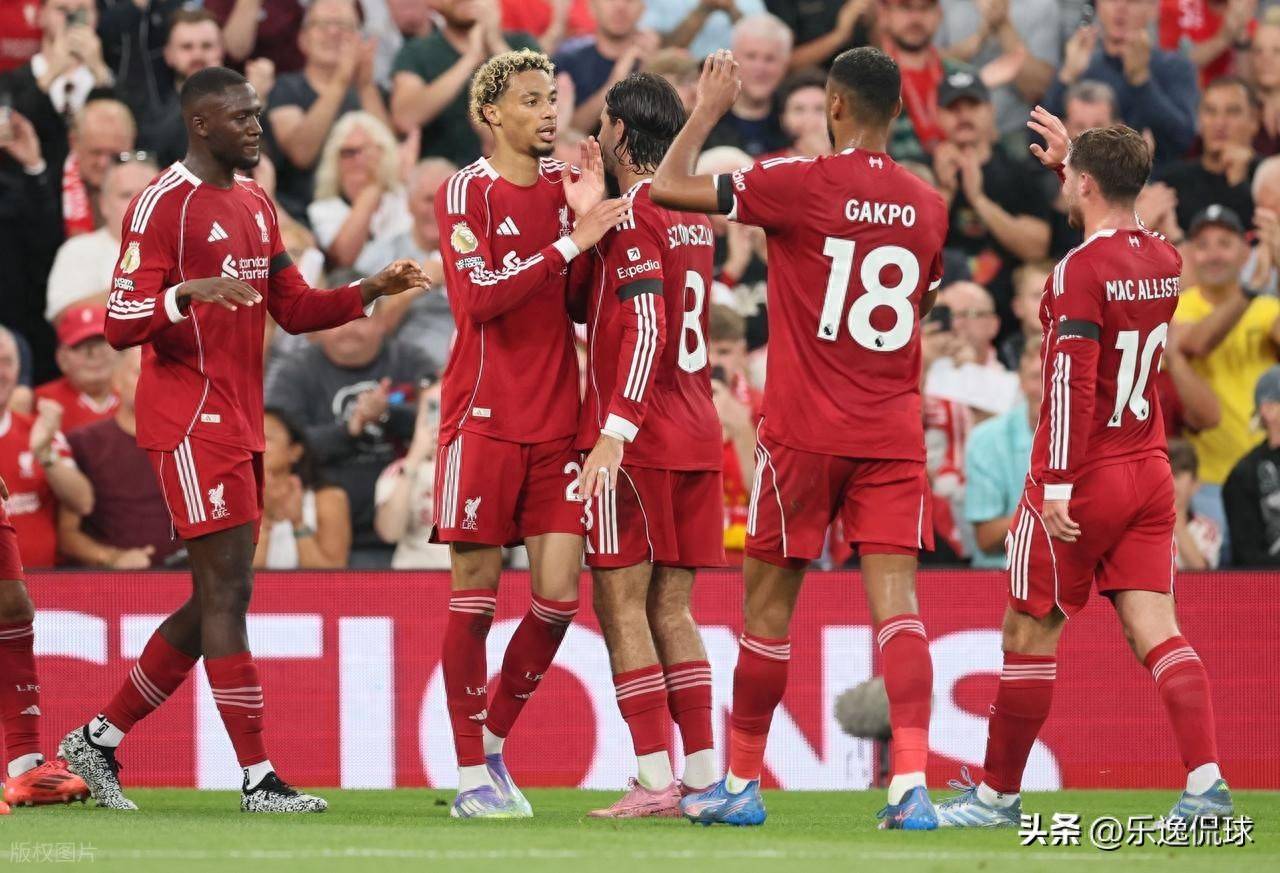 赛地聚焦：英超今晚热度飙升，利物浦遗憾出局，话题不断，轮换策略成焦点(利物浦英超不败)