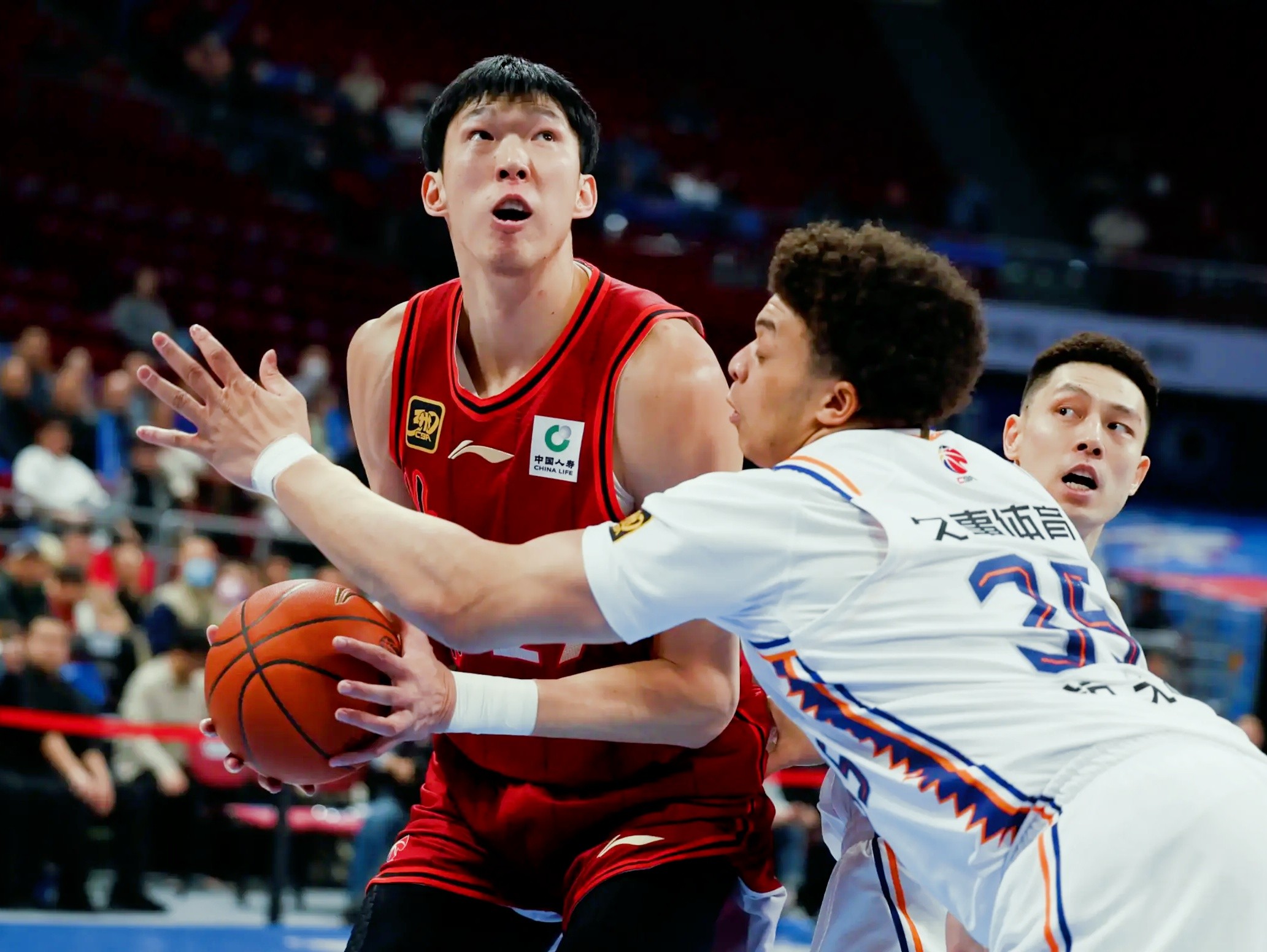 关于赛后巴塞罗那备战CBA常规赛，伤情更新细节曝光，赛场秩序良好，阵容厚度经受考验的信息