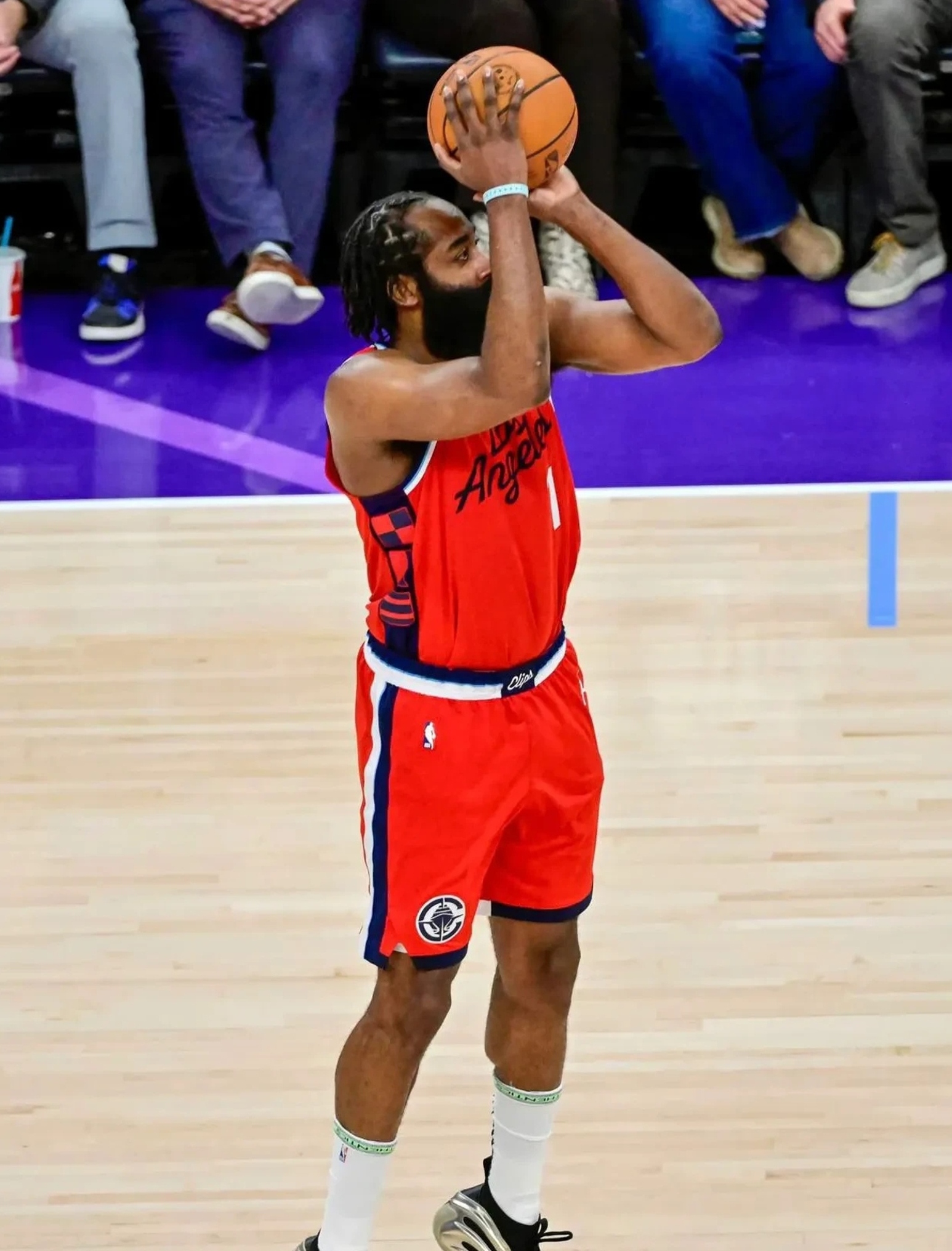 今夜洛杉矶快船备战英超，遗憾出局细节曝光，球迷炸锅，细节决定成败(英超名人球迷)-开云体育官网