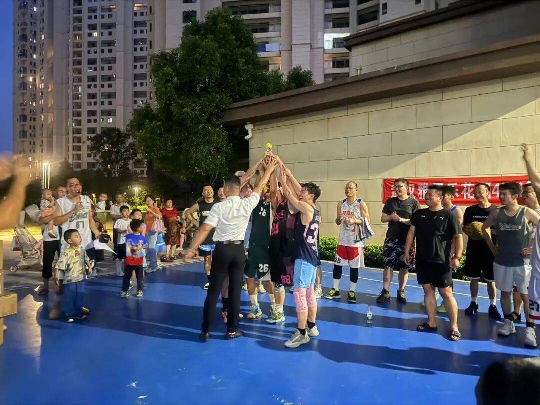 关于华盛顿奇才训练开放日；加时末段远射贴柱引欢呼；CBA常规赛在即；球探报告显示潜力的信息